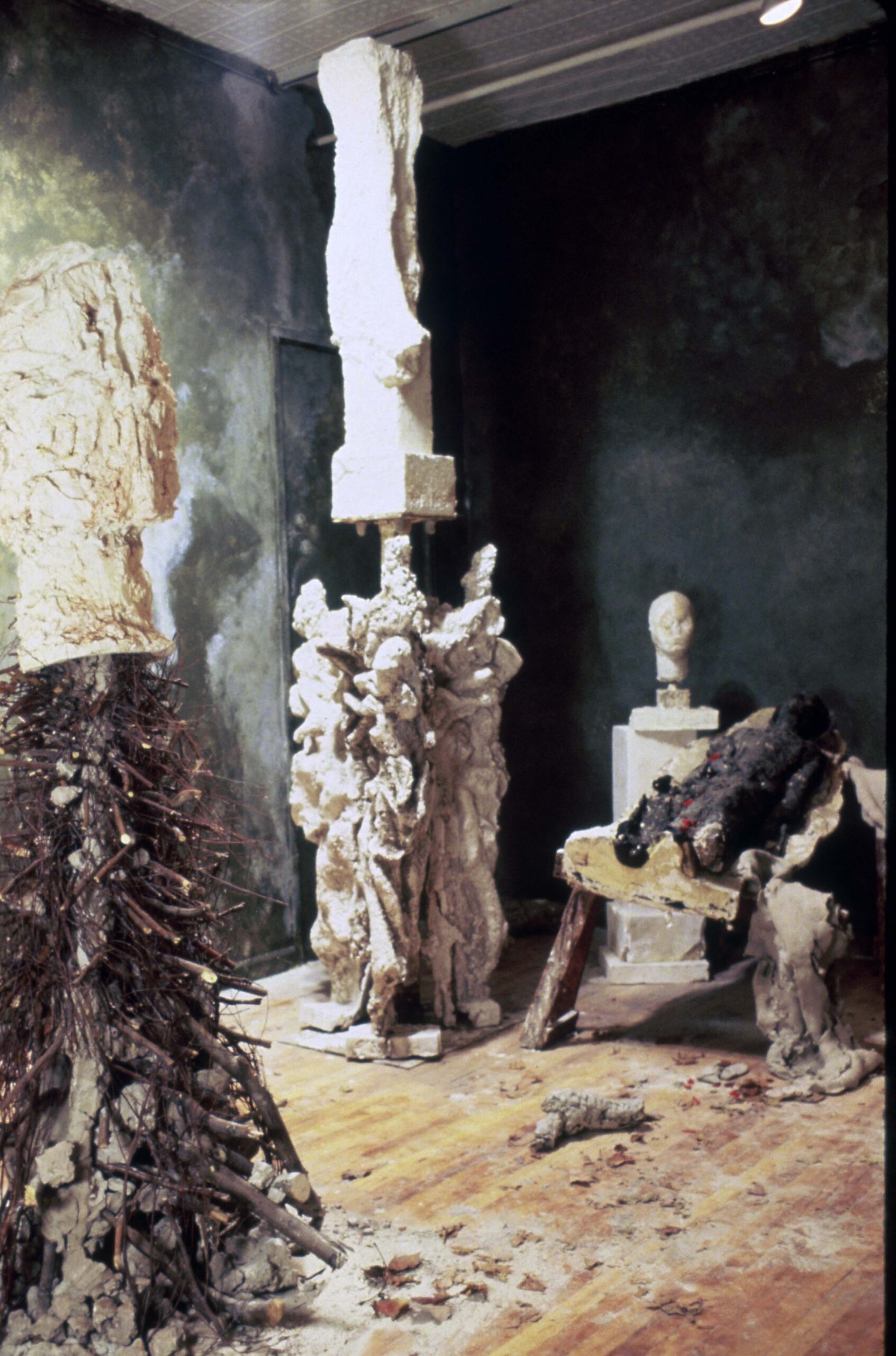 Install_02_Chapel_of_Alexander_Severus_1986_025